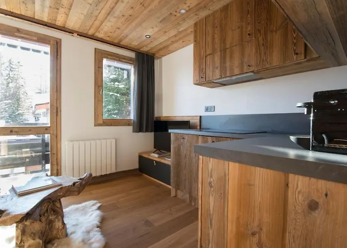 Les Brigues - Avec Vue Sur La Montagne Et Acces Aux Pistes Куршевель